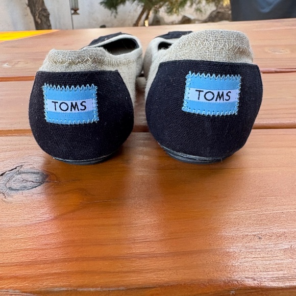 Toms Burlap and Canvas Ballet Flats, Black and Tan Size 8.5 - Picture 7 of 9